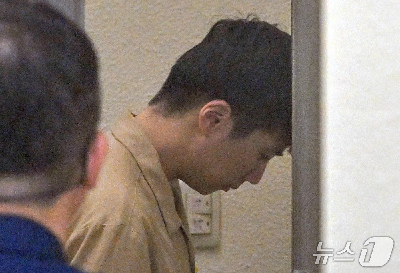 본문 이미지 - 성폭력범죄의 처벌 등에 관한 특례법 위반(강간 등 살인) 혐의로 기소된 장윤기가 30일 1심 선고 공판을 받기위해 광주지법에 출석하고 있다. (공동취재) 2026.9.30 ⓒ 뉴스1 김태성 기자