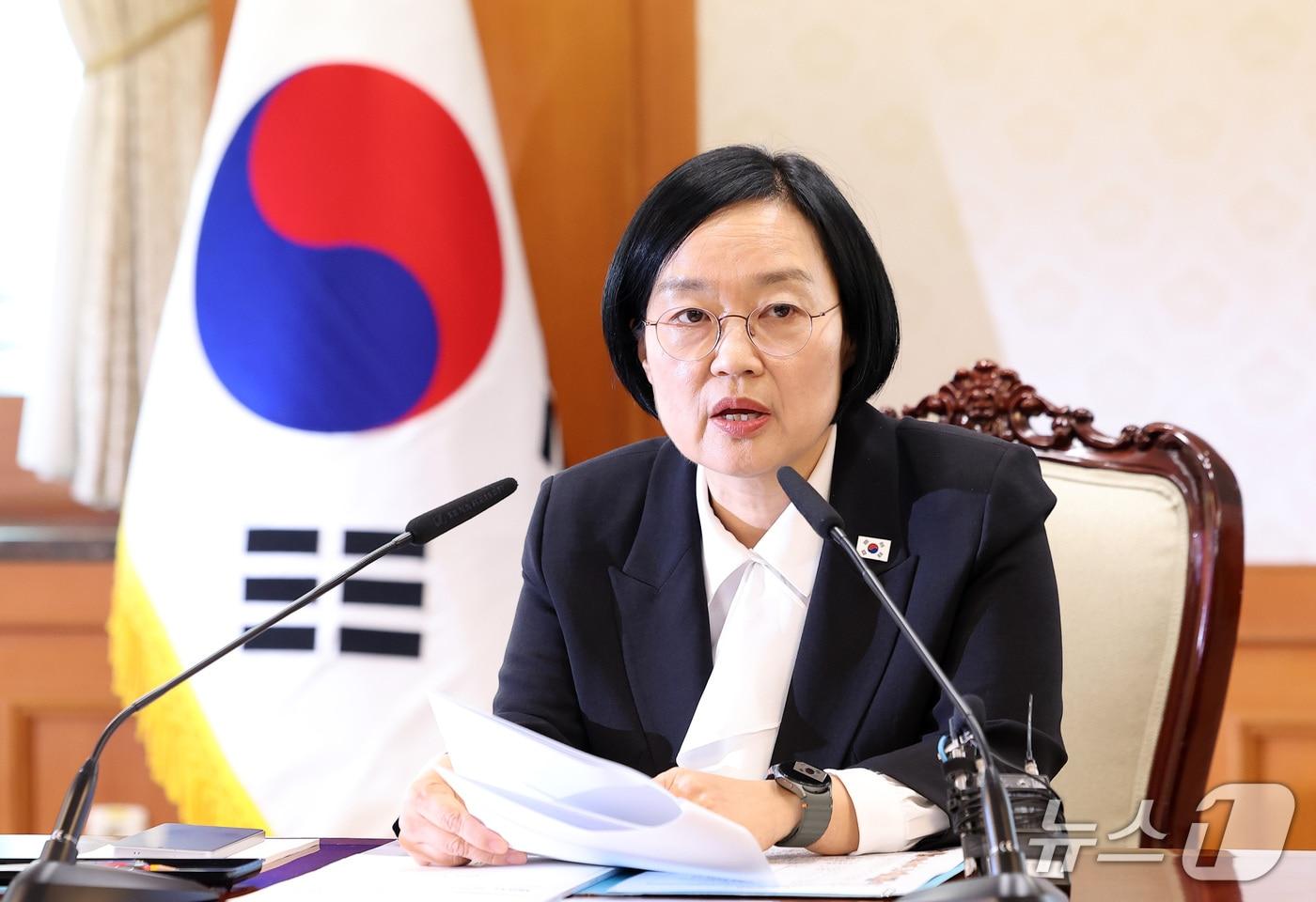 본문 이미지 - 한성숙 국무총리가 30일 서울 종로구 정부서울청사에서 열린 제9차 국가첨단전략산업위원회에서 모두발언을 하고 있다. 2026.9.30 ⓒ 뉴스1 김성진 기자