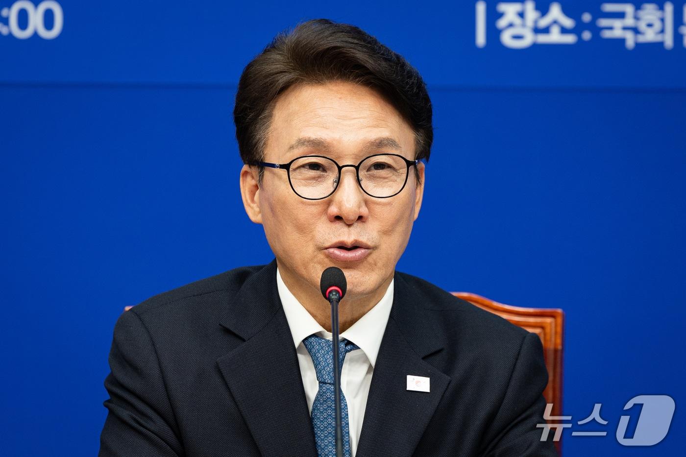 본문 이미지 - 김민석 더불어민주당 대표가 30일 서울 여의도 국회에서 열린 2026년 전남광주 예산정책협의회에서 발언하고 있다. 2026.9.30 ⓒ 뉴스1 유승관 기자