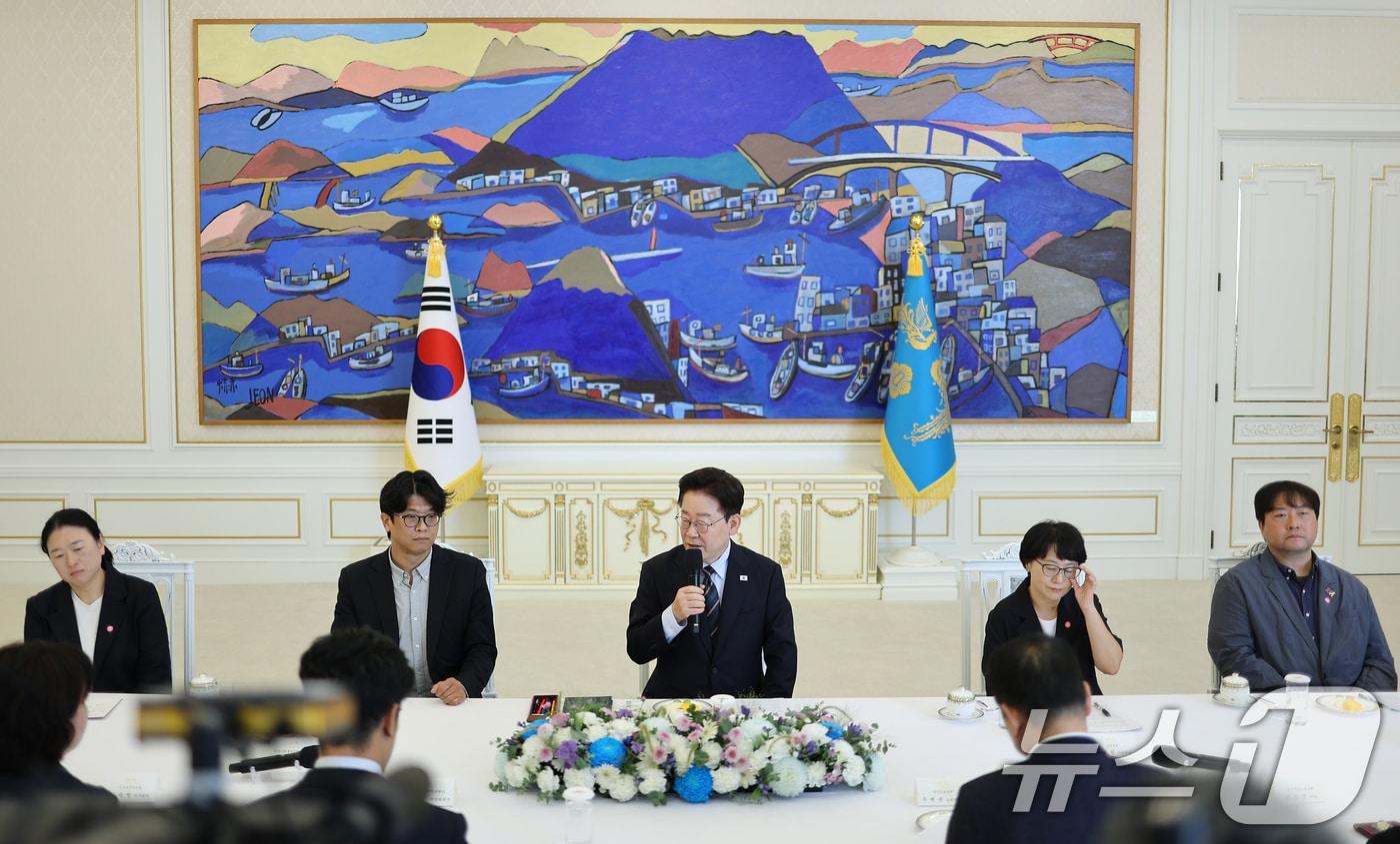 본문 이미지 - 이재명 대통령이 4일 청와대에서 열린 시민사회 초청 간담회에서 발언하고 있다. 2026.9.4 ⓒ 뉴스1 허경 기자