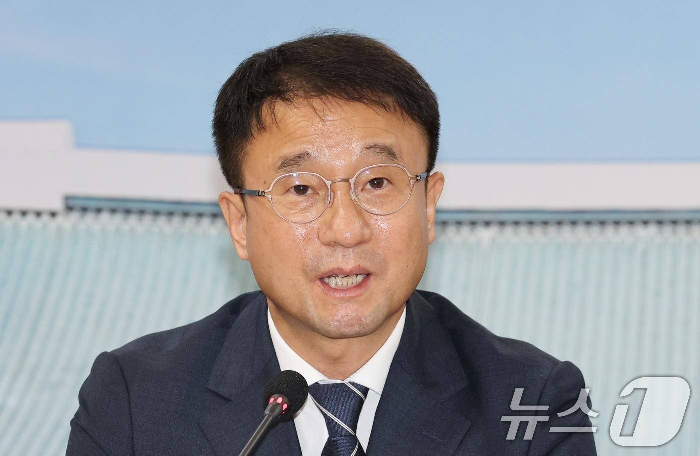 본문 이미지 - 한병도 더불어민주당 원내대표가 4일 충남 홍성 충남도청에서 열린 충남 최고위원회의에서 모두발언을 하고 있다. 2026.9.4 ⓒ 뉴스1 김기태 기자