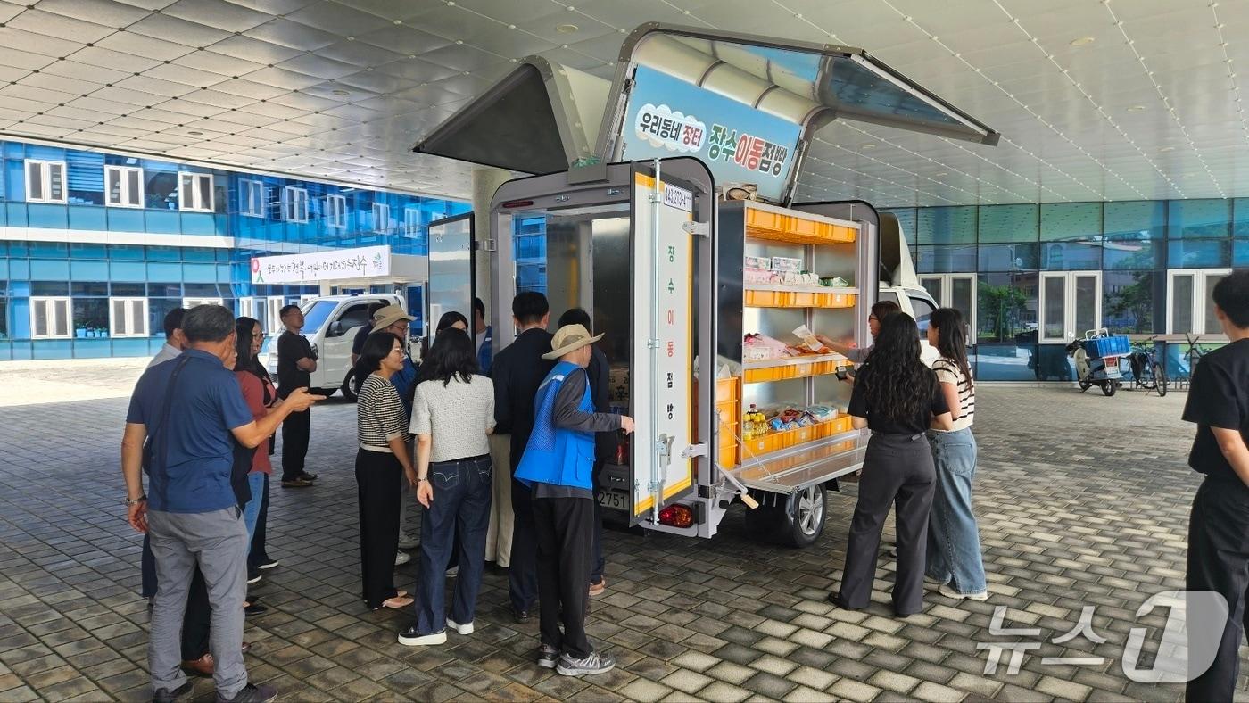 본문 이미지 - 장수지역자활센터는 지난 2일부터 '장수이동점빵' 운영을 시작했다고 4일 밝혔다.(장수군 제공. 재판매 및 DB금지)2026.9.4/뉴스1