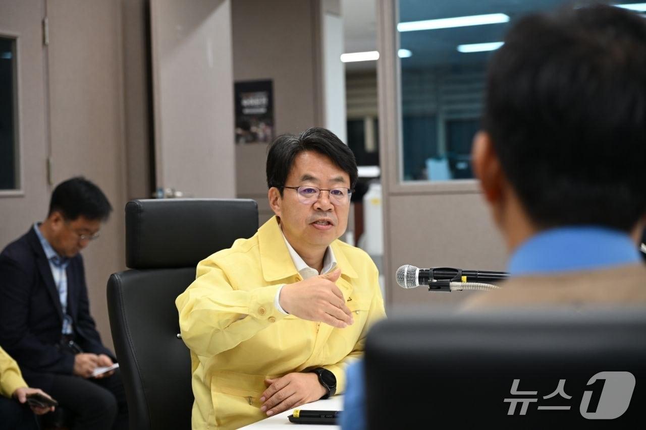 본문 이미지 - 7일 부산해경을 찾은 박홍배 더불어민주당 부산시당 위원장 (시당 제공. 재판매 및 DB금지)