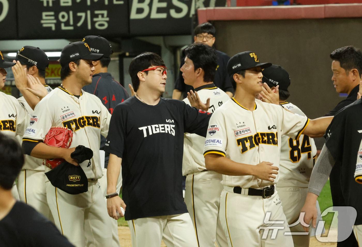 본문 이미지 - 프로야구 KIA 타이거즈 투수 양현종(검은색 상의). 2026.9.5 ⓒ 뉴스1 김태성 기자