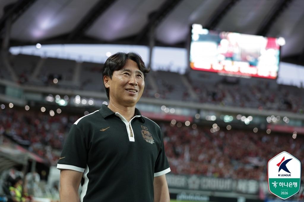 본문 이미지 - 김기동 FC서울 감독. (한국프로축구연맹 제공)