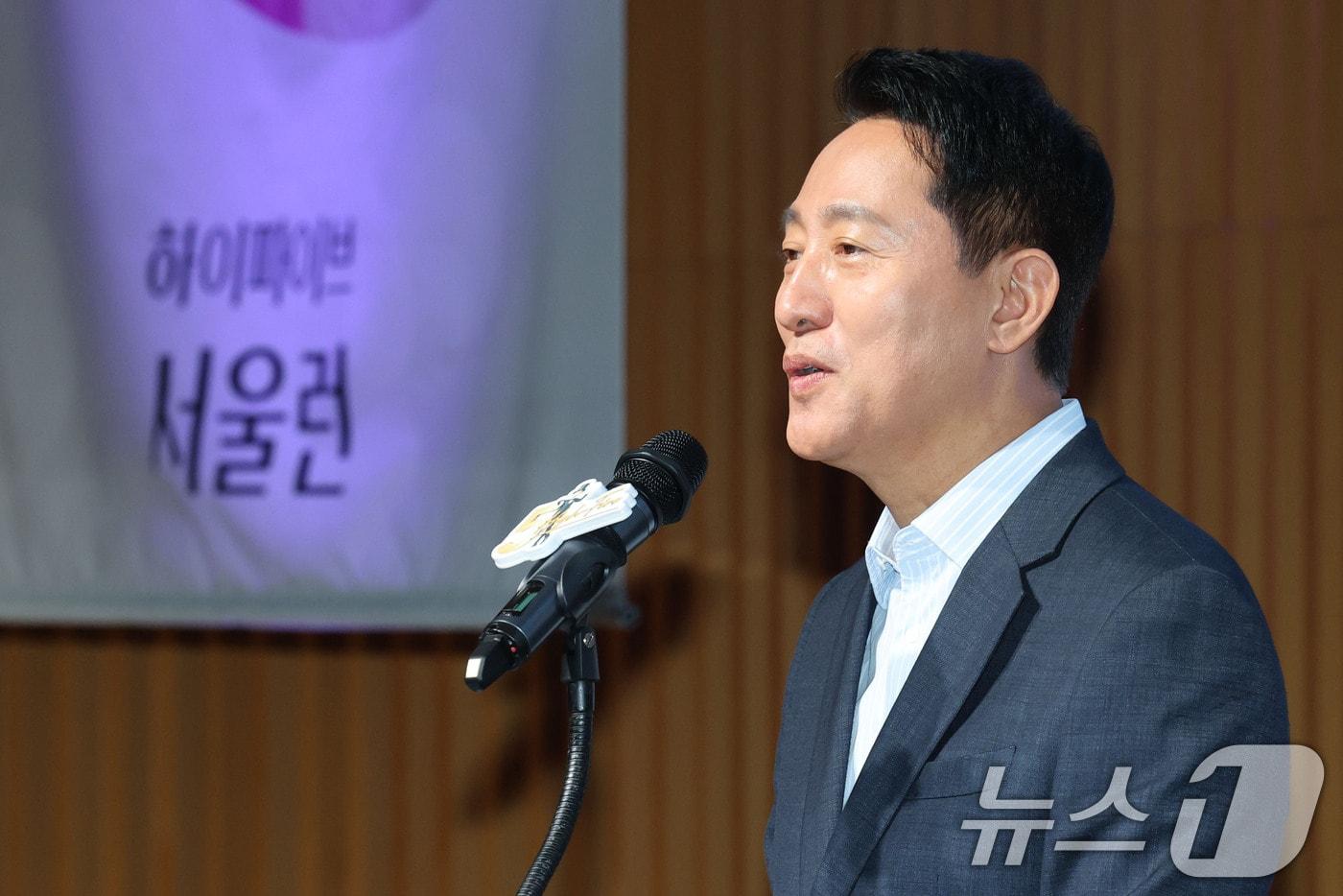 본문 이미지 - 오세훈 서울시장이 6일 오후 서울시청에서 열린 서울런 5주년 성과공유회에서 인사말을 하고 있다. 2026.9.6 ⓒ 뉴스1 이광호 기자