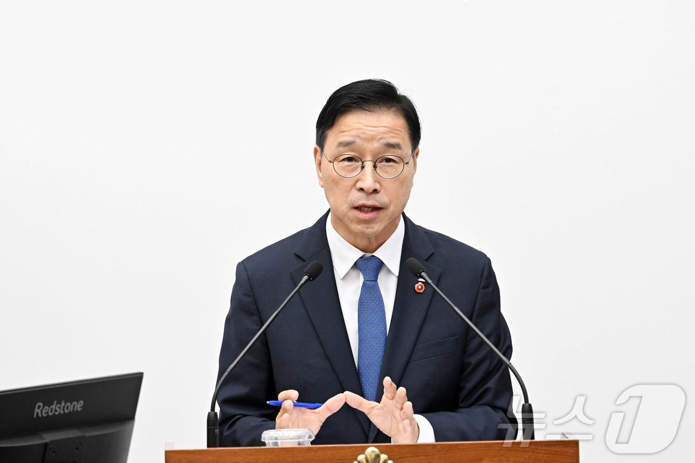 본문 이미지 - 위성곤 제주특별자치도지사가 7일 오전 제454회 제주도의회 제1차 정례회 제4차 본회의(도정질문)에서 발언하고 있다.(제주도의회 제공. 재판매 및 DB 금지) 