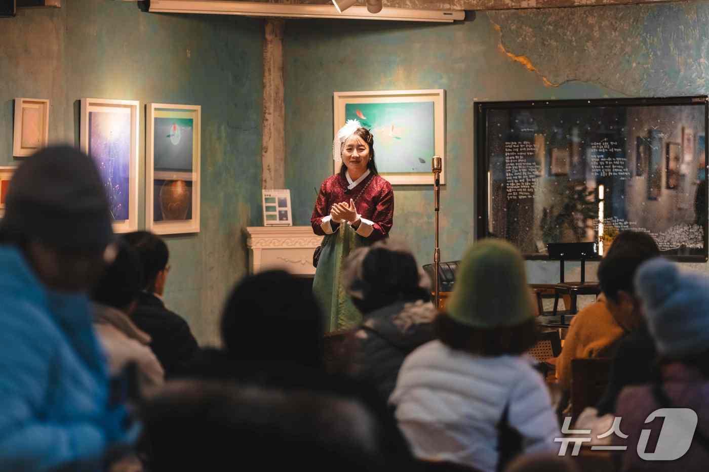 본문 이미지 - 전남광주 남구 양림동에서 연극형 투어가 열리고 있다.(사진=전남광주통합특별시 제공.)