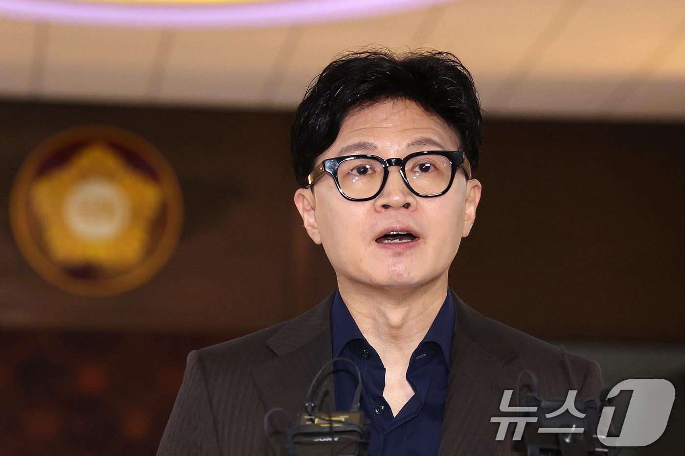 본문 이미지 - 한동훈 무소속 의원이 7일 서울 여의도 국회에서 김승원 법무부 장관 후보자 의혹과 관련해 취재진의 질의에 답변하고 있다. 2026.9.7 ⓒ 뉴스1 신웅수 기자