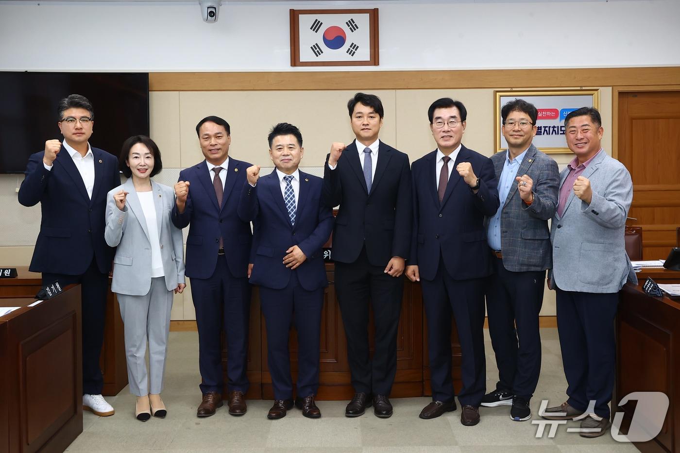 본문 이미지 - 강원도의회 강원신용보증재단 이사장 인사청문특위 사진.(강원도의회 제공. 재판매 및 DB 금지)/뉴스1