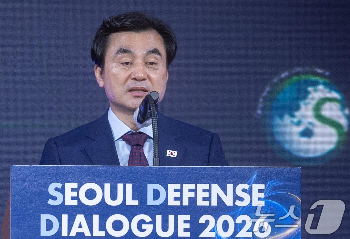 본문 이미지 - 안규백 국방부 장관이 8일 오전 서울 중구 더 그랜드 롯데 서울에서 열린 2026 서울안보대화(SDD) 개회식에 참석해 개회사를 하고 있다. 2026.9.8 ⓒ 뉴스1 안은나 기자