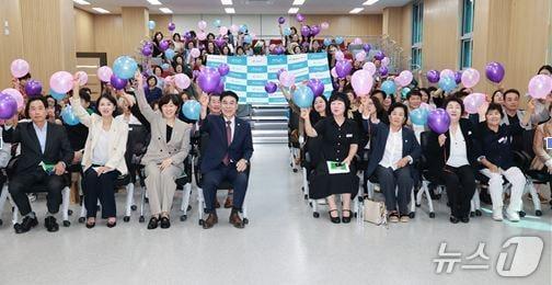 본문 이미지 - 계룡시는 '2026년 양성평등주간 기념행사 및 제24회 계룡시여성대회'를 개최했다. (계룡시 제공.재판매 및 DB금지) /뉴스1