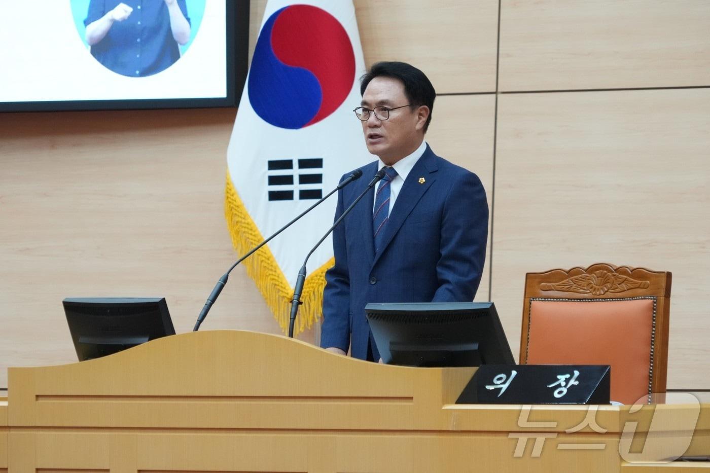 본문 이미지 - 송형곤 전남광주통합특별시의회 의장이 8일 전남청사 본회의장에서 열린 제3회 전남광주통합특별시의회 본회의에서 개회사를 하고 있다.(전남광주통합특별시의회 제공. 재배포 및 DB 금지)