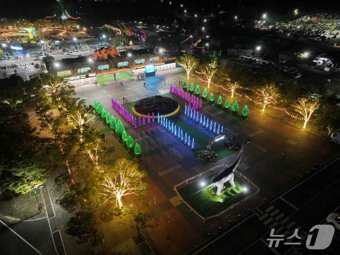 본문 이미지 - 2025 경남고성공룡세계엑스포 야간 개장.(고성문화관광재단 제공. 재판매 및 DB금지)