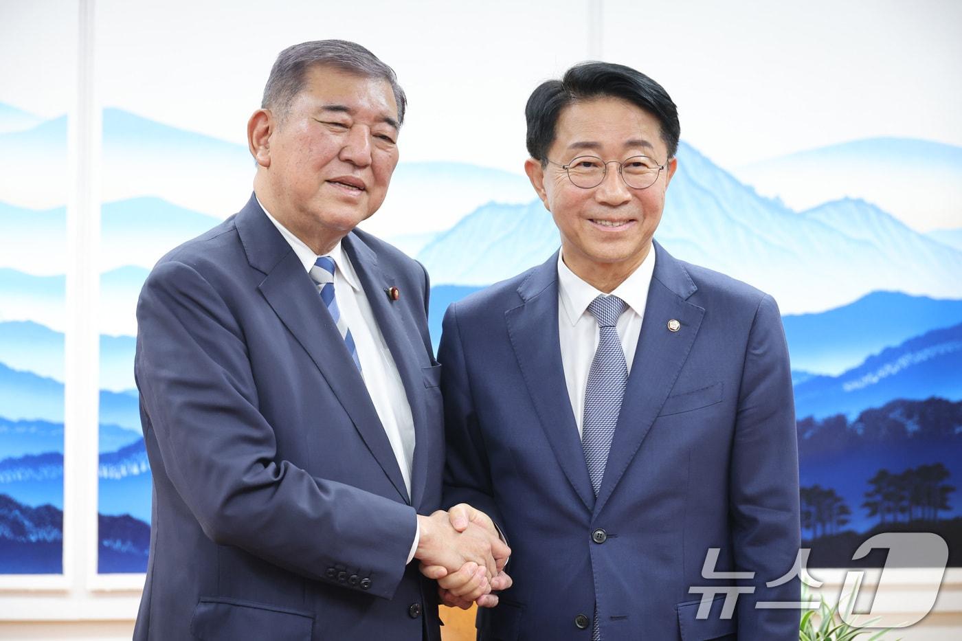 본문 이미지 - 조정식 국회의장이 8일 서울 여의도 국회에서 이시바 시게루 전 일본 총리를 접견하고 있다. 2026.9.8 ⓒ 뉴스1 신웅수 기자