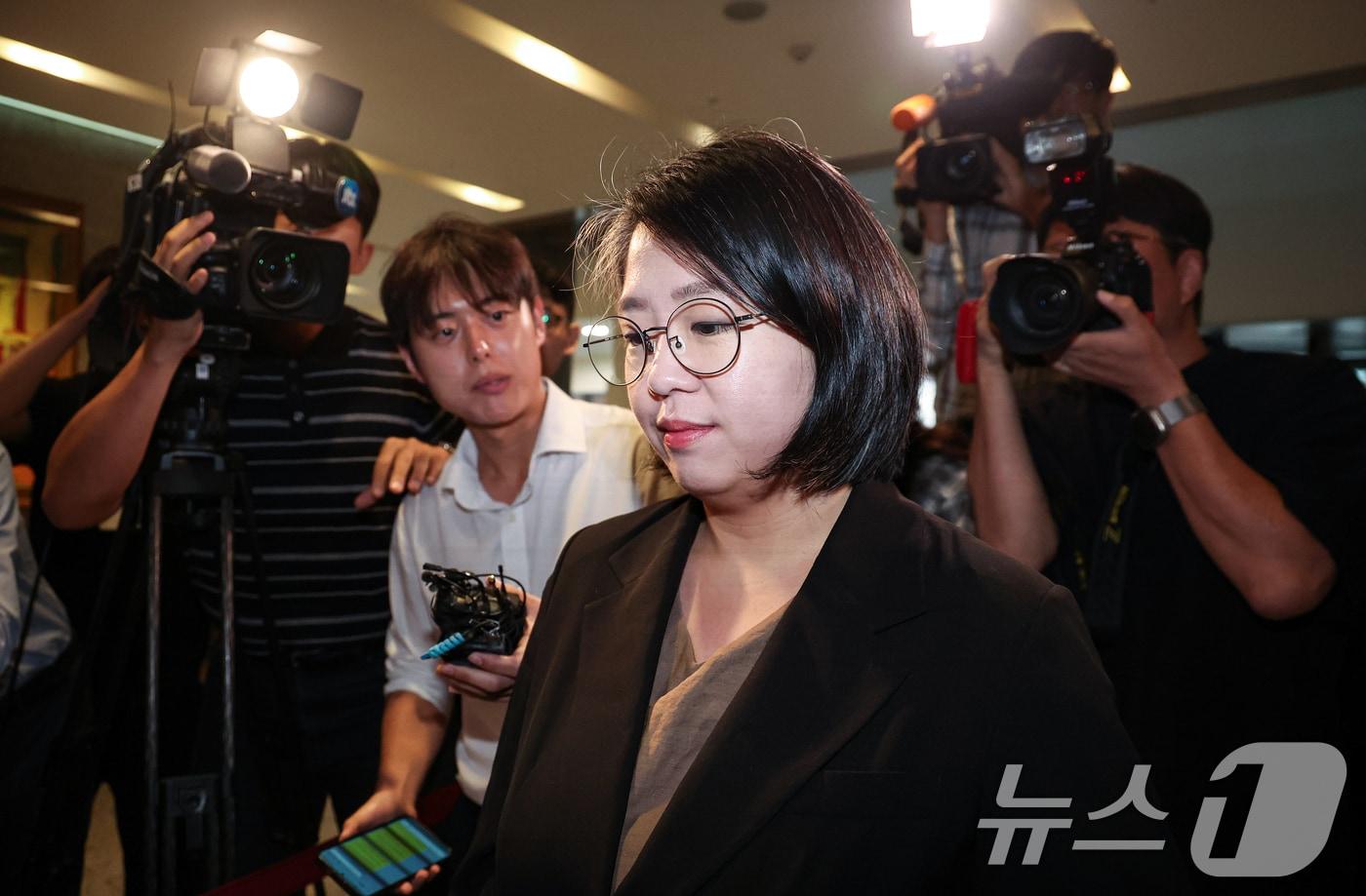 본문 이미지 - 용혜인 성평등가족부 장관 후보자가 9일 서울 서대문구 한국청소년활동진흥원에 마련된 인사청문회 준비 사무실로 출근하고 있다. (공동취재) 2026.9.9 ⓒ 뉴스1 김도우 기자