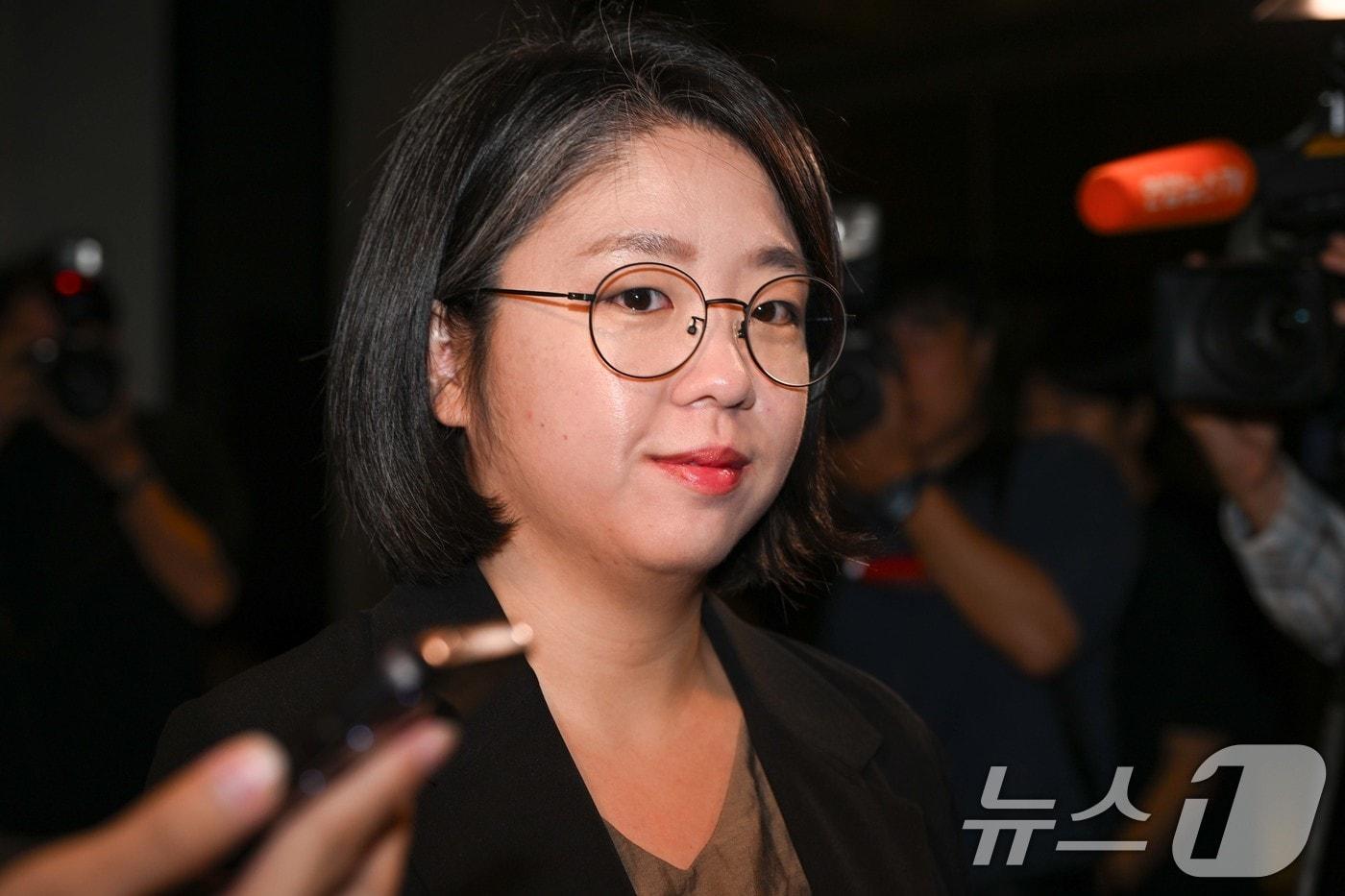 본문 이미지 - 용혜인 성평등가족부 장관 후보자가 9일 서울 서대문구 한국청소년활동진흥원에 마련된 인사청문회 준비 사무실로 출근하고 있다. (공동취재) 2026.9.9 ⓒ 뉴스1 김도우 기자