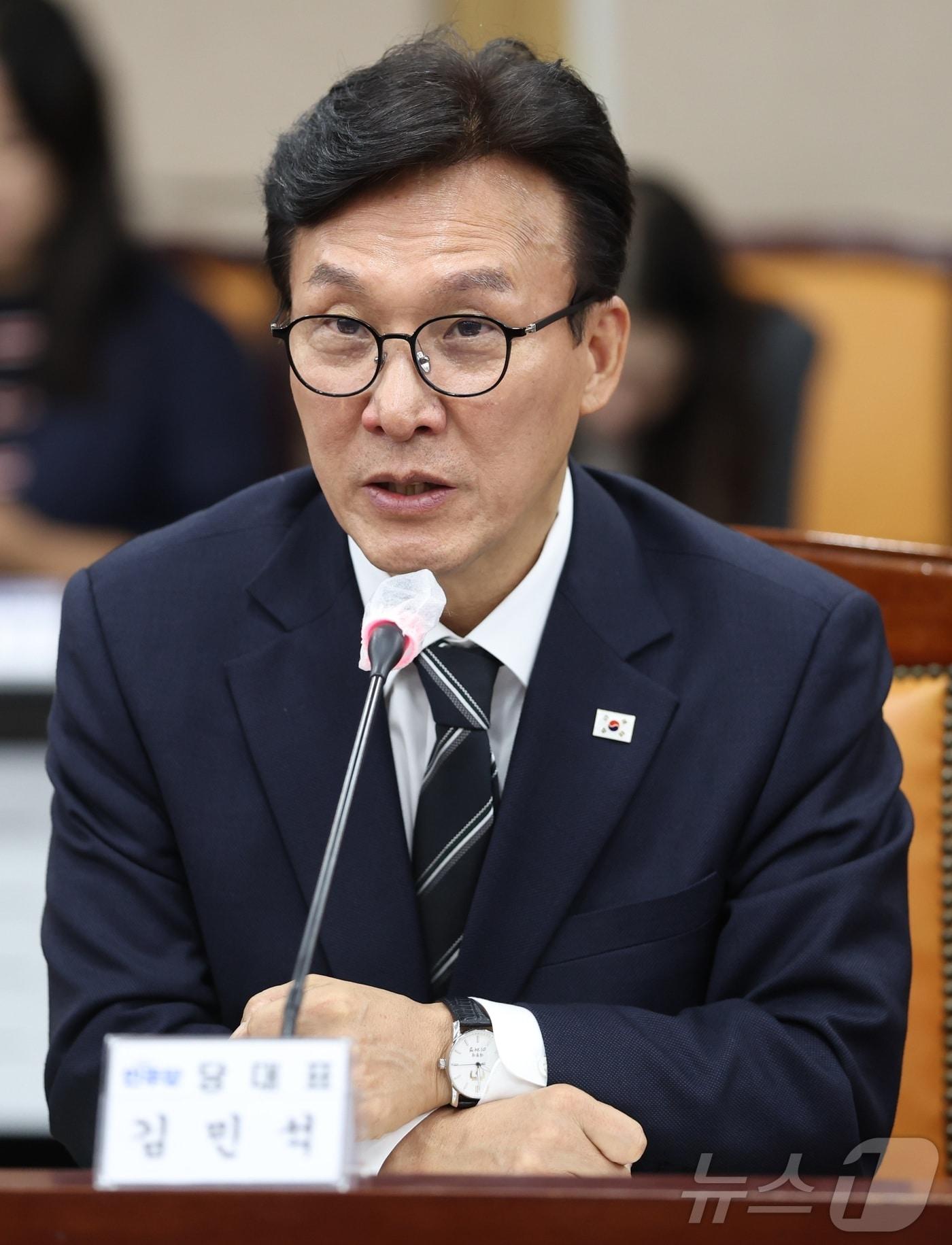 본문 이미지 - 김민석 더불어민주당 대표가 9일 전북 전주시 전북특별자치도청에서 열린 더불어민주당·전북특별자치도 예산정책협의회에서 인사말을 하고 있다. ⓒ 뉴스1 유경석 기자