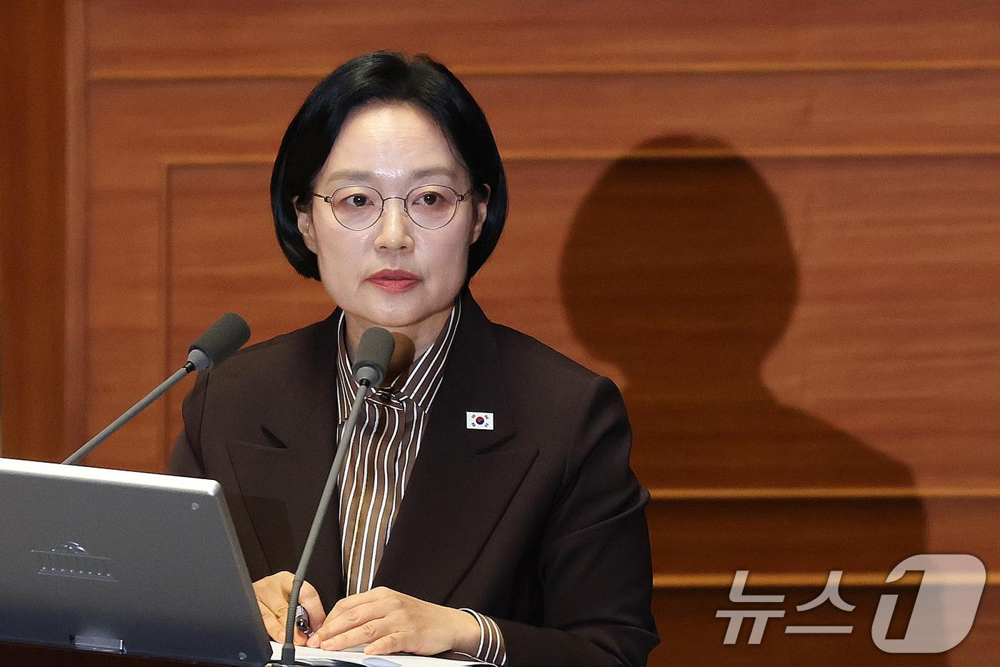 본문 이미지 - 한성숙 국무총리가 9일 서울 여의도 국회에서 열린 제439회국회(정기회) 제5차 본회의 대정부 질문에서 정치에 관한 질문에 답변하고 있다. 2026.9.9 ⓒ 뉴스1 신웅수 기자