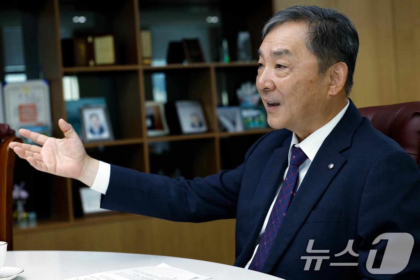본문 이미지 - 김열홍 유한양행 R&D 총괄 사장이 9일 오후 서울시 동작구 노량진로 유한양행 사옥에서 뉴스1과 인터뷰를 하고 있다. ⓒ 뉴스1 박정호 기자