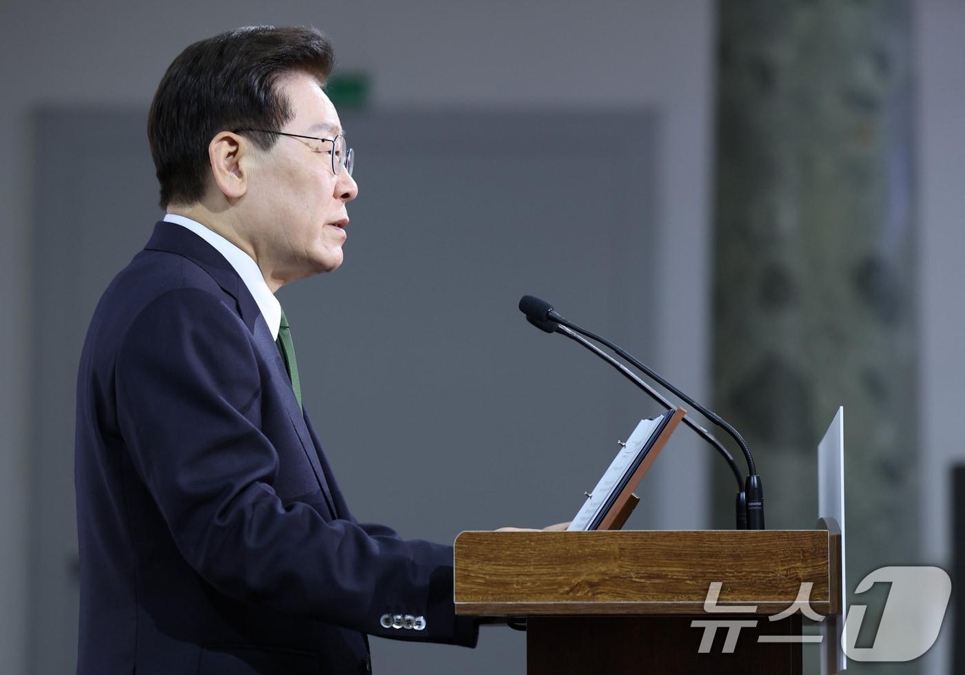 본문 이미지 - 이재명 대통령이 지난 9일(현지시간) 파리 한 호텔에서 열린 동포 오찬간담회에서 인사말을 하는 모습. 2026.9.9 ⓒ 뉴스1 이재명 기자