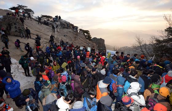 늘어나는 새해 해맞이 산행…국립공원 57곳 안전관리 강화
