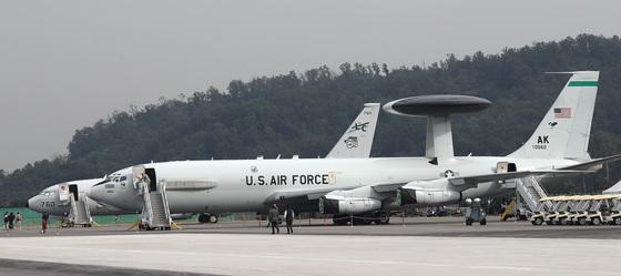 "이란 급습에 굴욕"…美 4500억 '하늘의 눈' E-3 첫 파괴