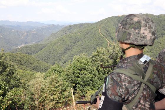 북한군 1명, 어젯밤 도보 귀순…軍 "철원 MDL서 신병 확보" (종합)