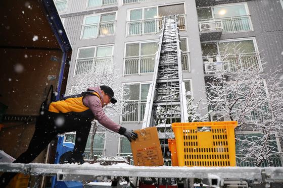 '봄가을 이사철' 사라지나…전세시장 '계절성 붕괴'