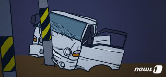 서울 마포구 상수역 인근서 전신주에 마을버스 충돌…도로 일부 통제