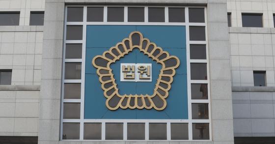 굶다가 숨진 6개월 아들, 신생아 몸무게였다…부부 "살해 아닌 치사"