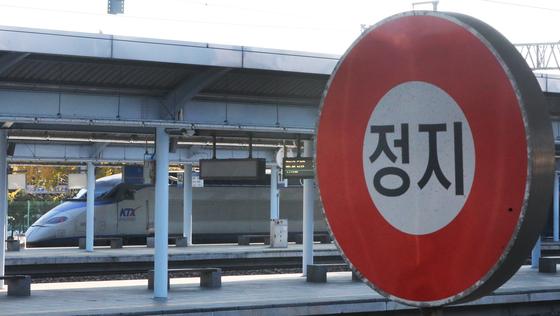 철도노조, 23일 총파업 경고…"기재부가 성과급 정상화 약속 불이행"