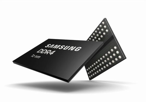 범용 D램 고정거래가 사상 첫 9달러 신기록…낸드도 역대 두 번째 최고가