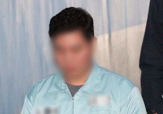 '청담동 주식부자' 이희진 경찰 출석…18억대 사기 혐의 조사