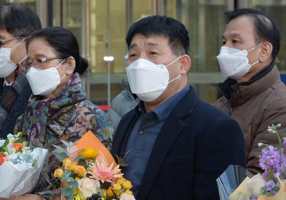 '화성 연쇄살인 누명' 20년 옥살이…법무부, 당시 경찰관에 구상금 청구