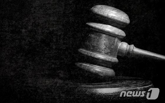 간판 정비 사업 특혜 대가로 천만원 챙긴 익산시청 공무원 실형