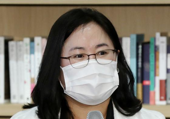 '재판 노쇼' 권경애 상대 학폭 피해 유족 제기한 손배소, 대법 결론