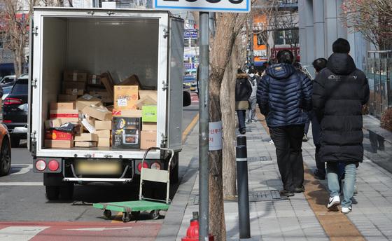 소호택배비·포장재 줄줄이 올랐다…중소셀러, 깊어지는 '한숨'