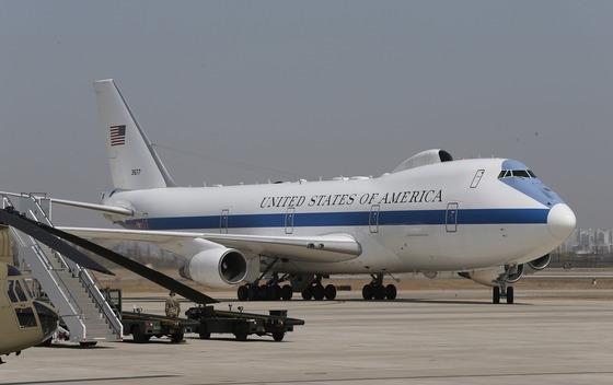 핵전쟁 견디는 美 '심판의 날 비행기' 떴다…'전쟁 임박' 공포 확산