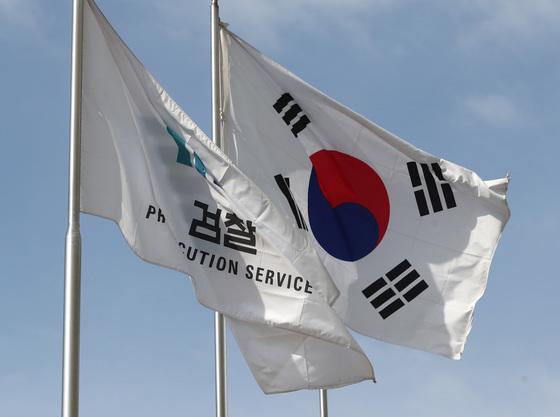 '李 사건 조사' 검찰미래위…법조계 "공정·객관성 침해 우려"