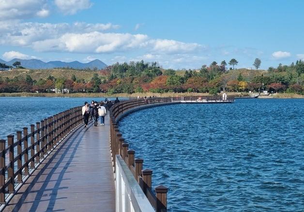 속초 영랑호 부교 철거예산 전액 삭감…"일방 추진" vs "시민 외면"(종합)