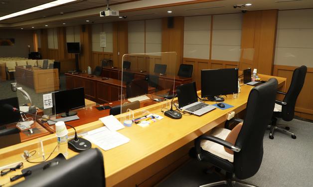 '수억원 임금·퇴직금 체불' 제주 일간지 회장에 징역 2년 6개월 선고