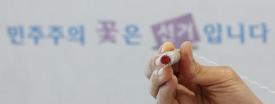 화순·강진 군수선거 '인물 대 정당' 구도로 확장되나