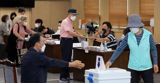 오영훈 제주도지사 재선 가능할까?…전현직 국회의원 '도전장'