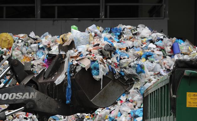 쓰레기 직매립 금지 D-1…경기도 "공공+민간, 전량 소각"