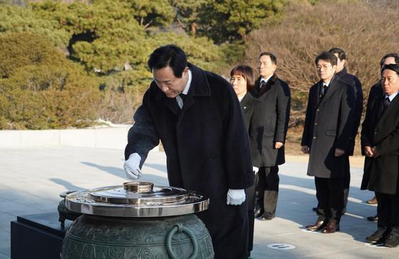 [동정]  오세훈, 병오년 새해맞아 국립서울현충원 참배