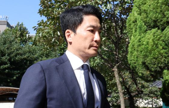 김용빈 전 대우조선해양건설 회장, 배임 혐의 1심 징역 4년…법정구속