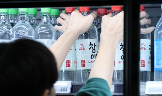 "빨뚜는 취침주죠"…주류 소비, 흑백요리사 변곡점 될까