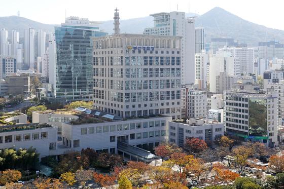 부산서도 오물·래커칠 등 '보복대행' 사건…5명 검거