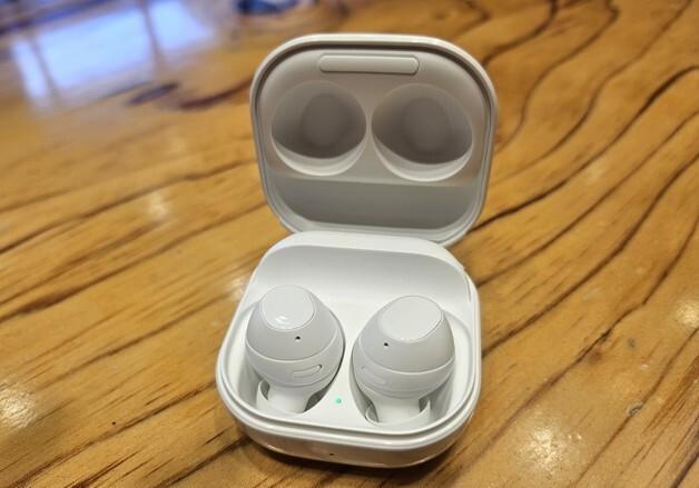 첫번째 '갤버즈 FE' 출격…"스피커 1대여도 노래 또렷"